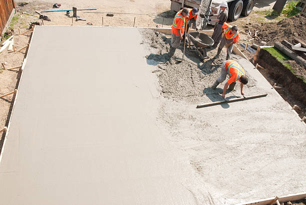Best Concrete Sidewalk Installation in New Port Richey East, FL